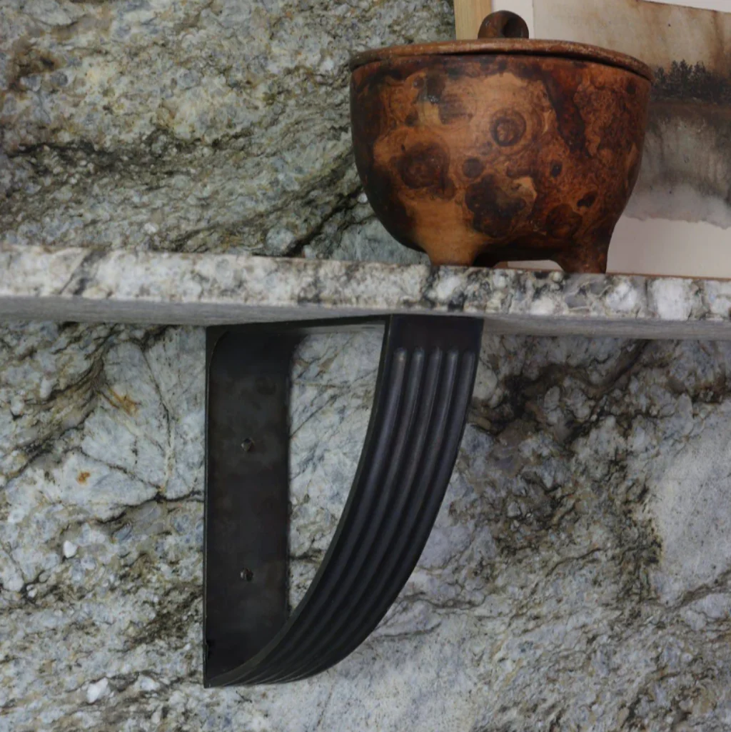 Forme No. 31 Shelf Bracket - Image 3